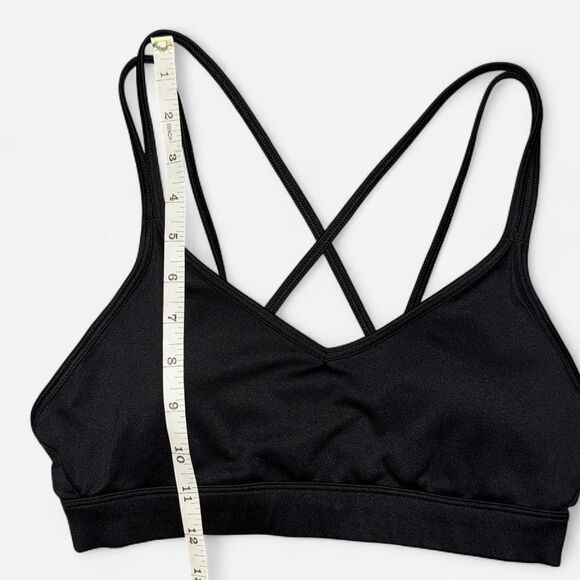 Old Navy Black Strappy Sports Bra - Picture 4 of 7
